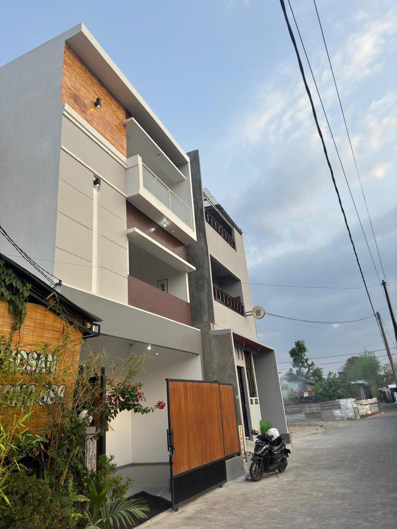 Han Gang Syariah Ponorogo Εξωτερικό φωτογραφία